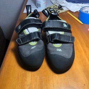 Evolve women’s climbing shoes